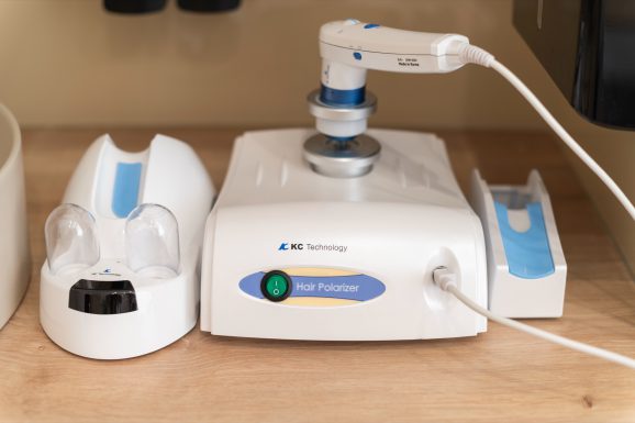 Kamera trychologiczna KC Technology Hair Polarizer z akcesoriami, zbliżenie